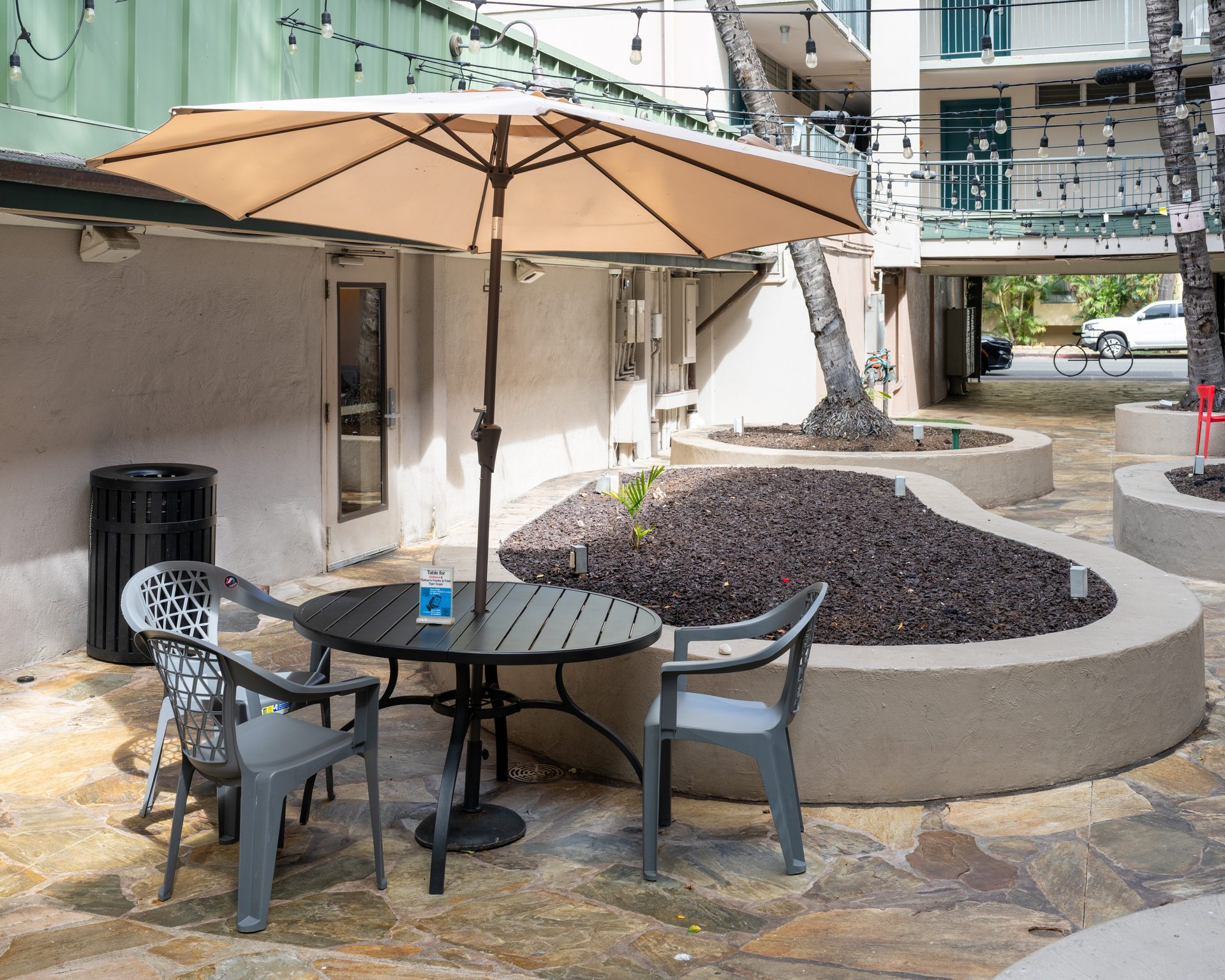 Dine in the Courtyard